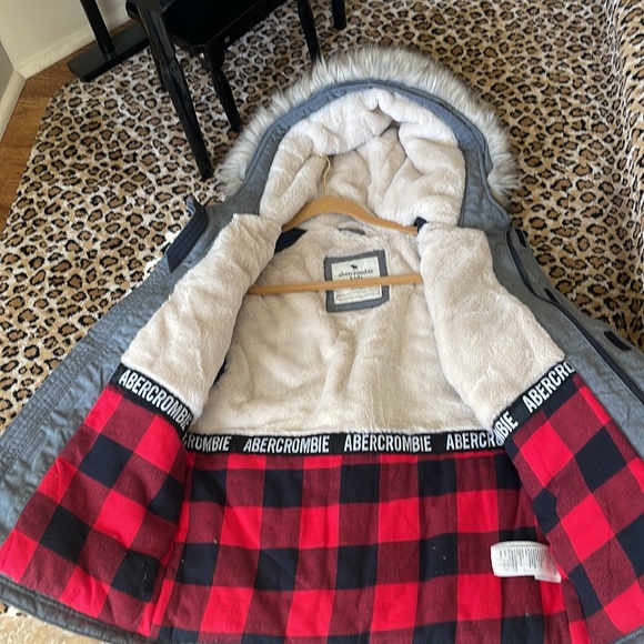 Abercrombie and fitch boys puffer - Picture 4 of 4